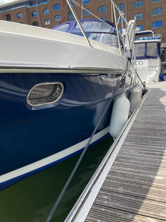 Entire Boat At St Katherine Docks 2 Available Select Using Room Options Londres Exterior foto