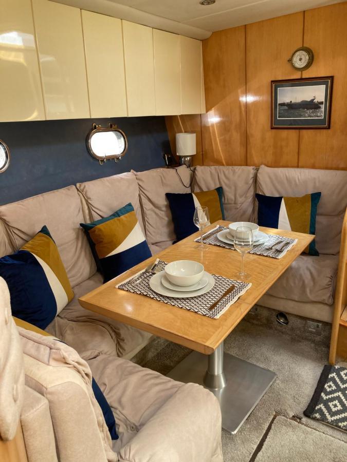 Entire Boat At St Katherine Docks 2 Available Select Using Room Options Londres Exterior foto