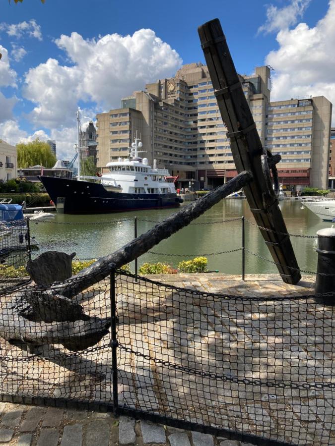 Entire Boat At St Katherine Docks 2 Available Select Using Room Options Londres Exterior foto