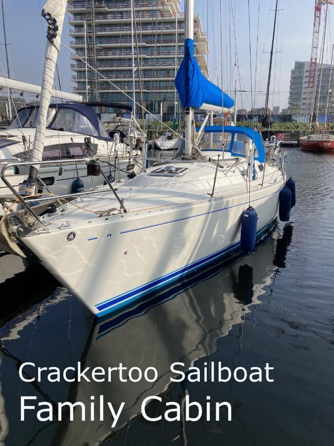 Entire Boat At St Katherine Docks 2 Available Select Using Room Options Londres Exterior foto